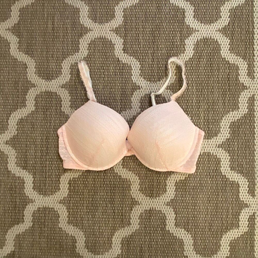 Victoria’s Secret push-up bra size 36DD
